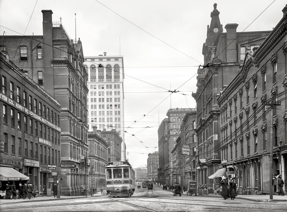 Griswold Street looking toward Ford Building, Detroit, 1910