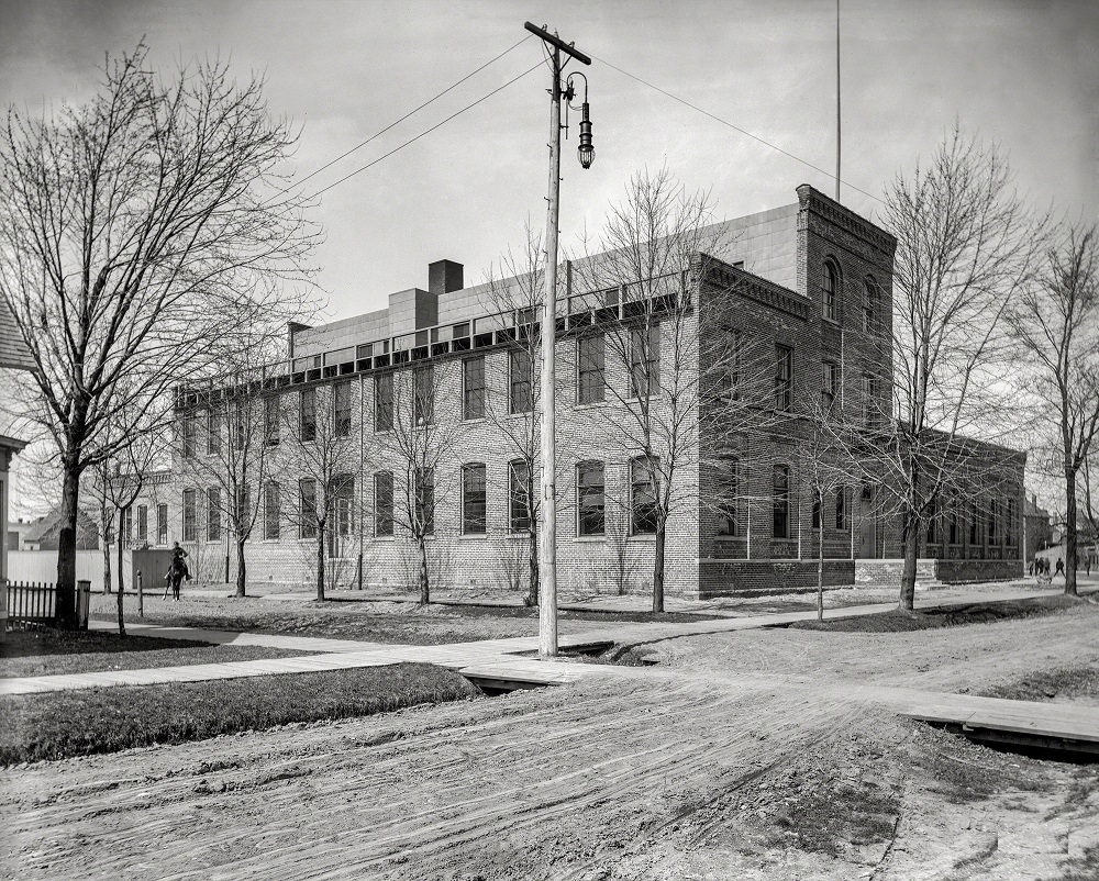 Photochrom Company Building, front view, Detroit, 1909