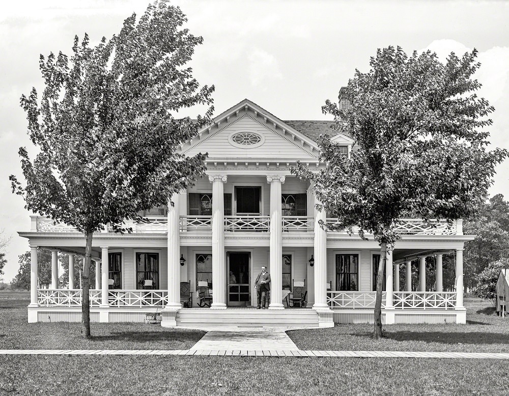 Morgan residence, St. Clair Flats, 1910