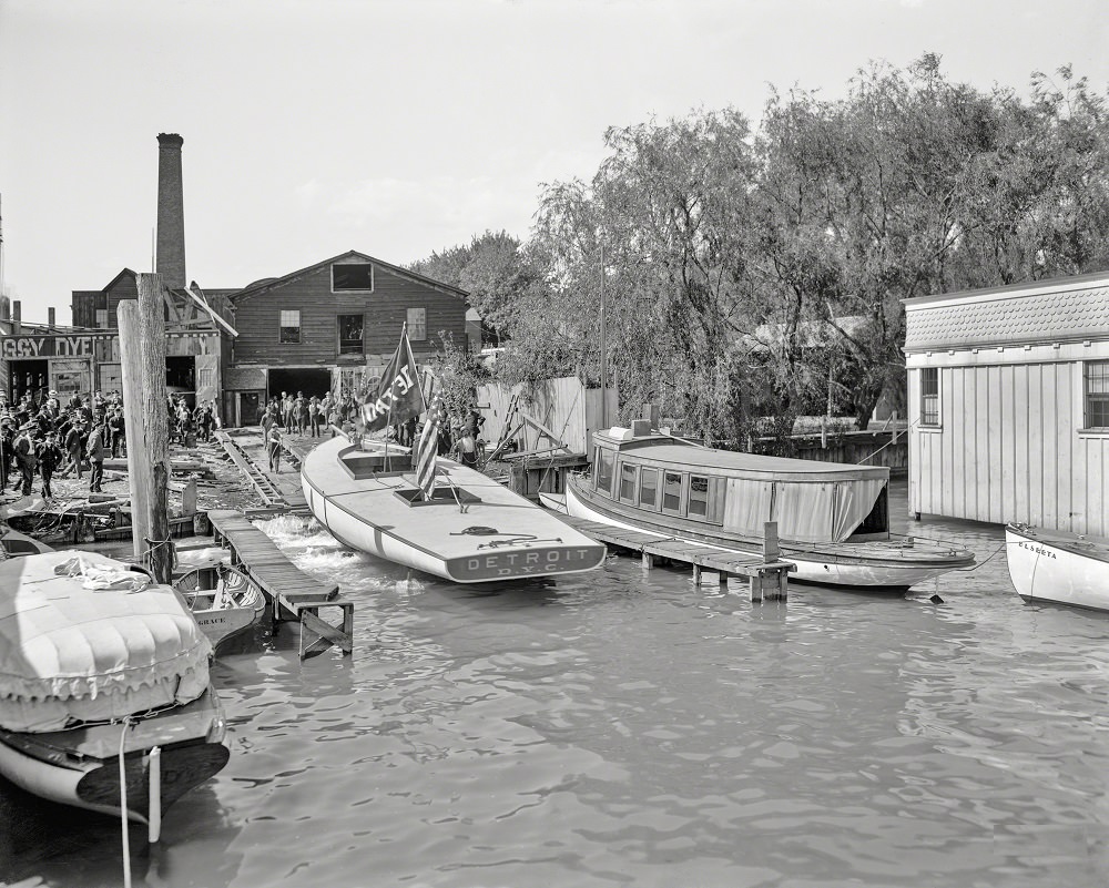 Launching of the Detroit (Detroit Yacht Club), 1905