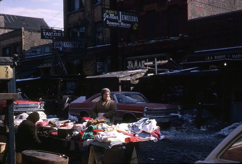 Maxwell Street vendors, 1967