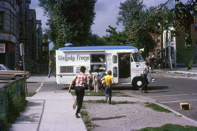 Melody Freeze ice cream truck, Chicago, 1967