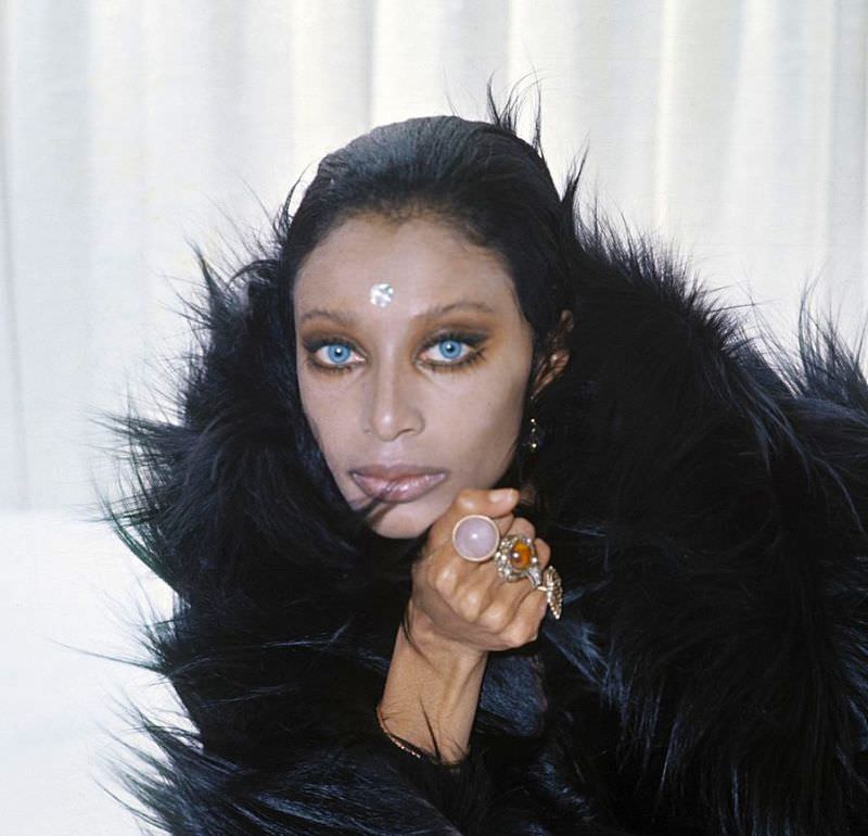 The World's First Black Supermodel: Fabulous Fashion Photos Of Donyale Luna