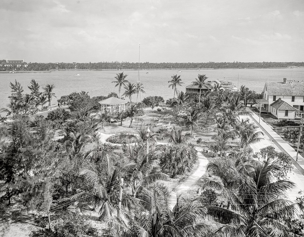 City park and Lake Worth -- West Palm Beach, Florida, 1910