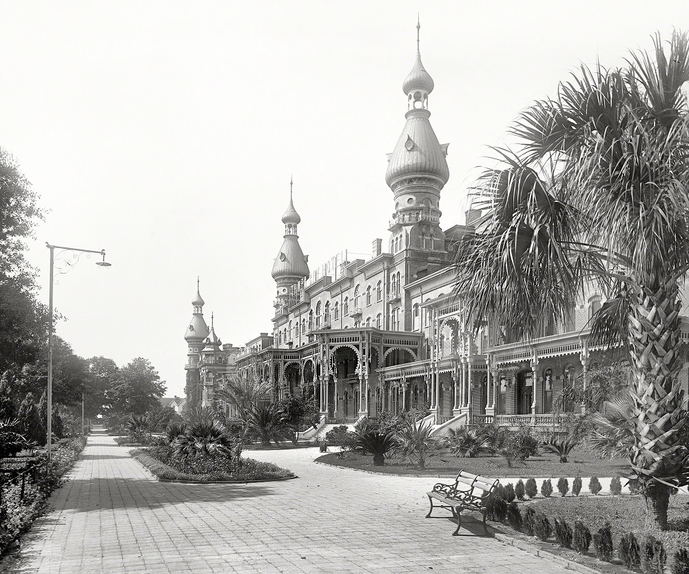 Tampa Bay Hotel, Forida, 1900