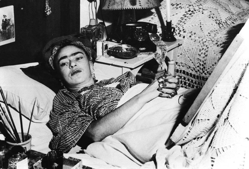 Frida Kahlo Painting on Her Bed: Stunning Photos Capturing The Last Years Of Her Life During The 1950s