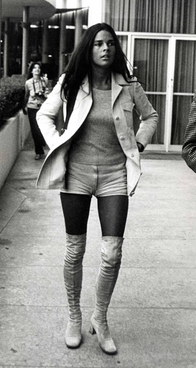 Hot Pants: One Of The Hottest Fashion Style Of the 70s