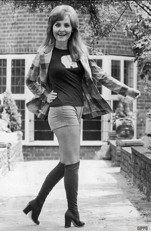 Hot Pants: One Of The Hottest Fashion Style Of the 70s