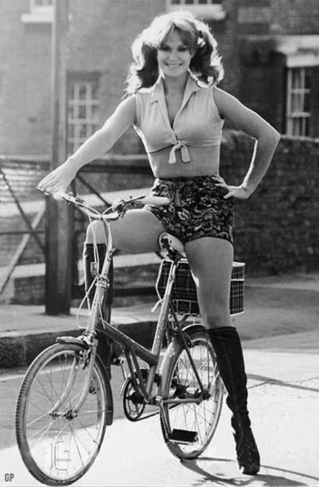 Hot Pants: One Of The Hottest Fashion Style Of the 70s