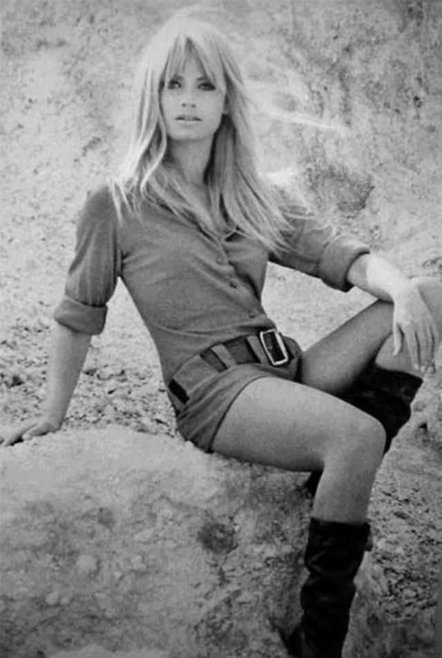 Hot Pants: One Of The Hottest Fashion Style Of the 70s