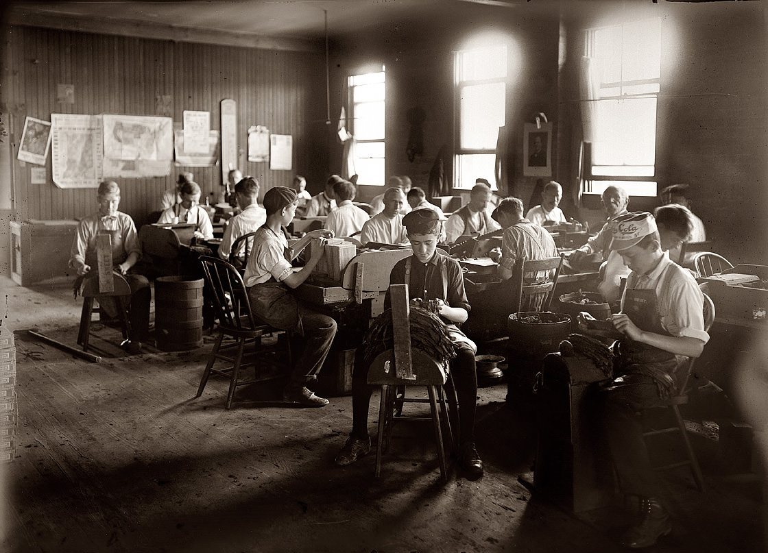 Maduro cigar factory in Indianapolis, Indiana, 1908