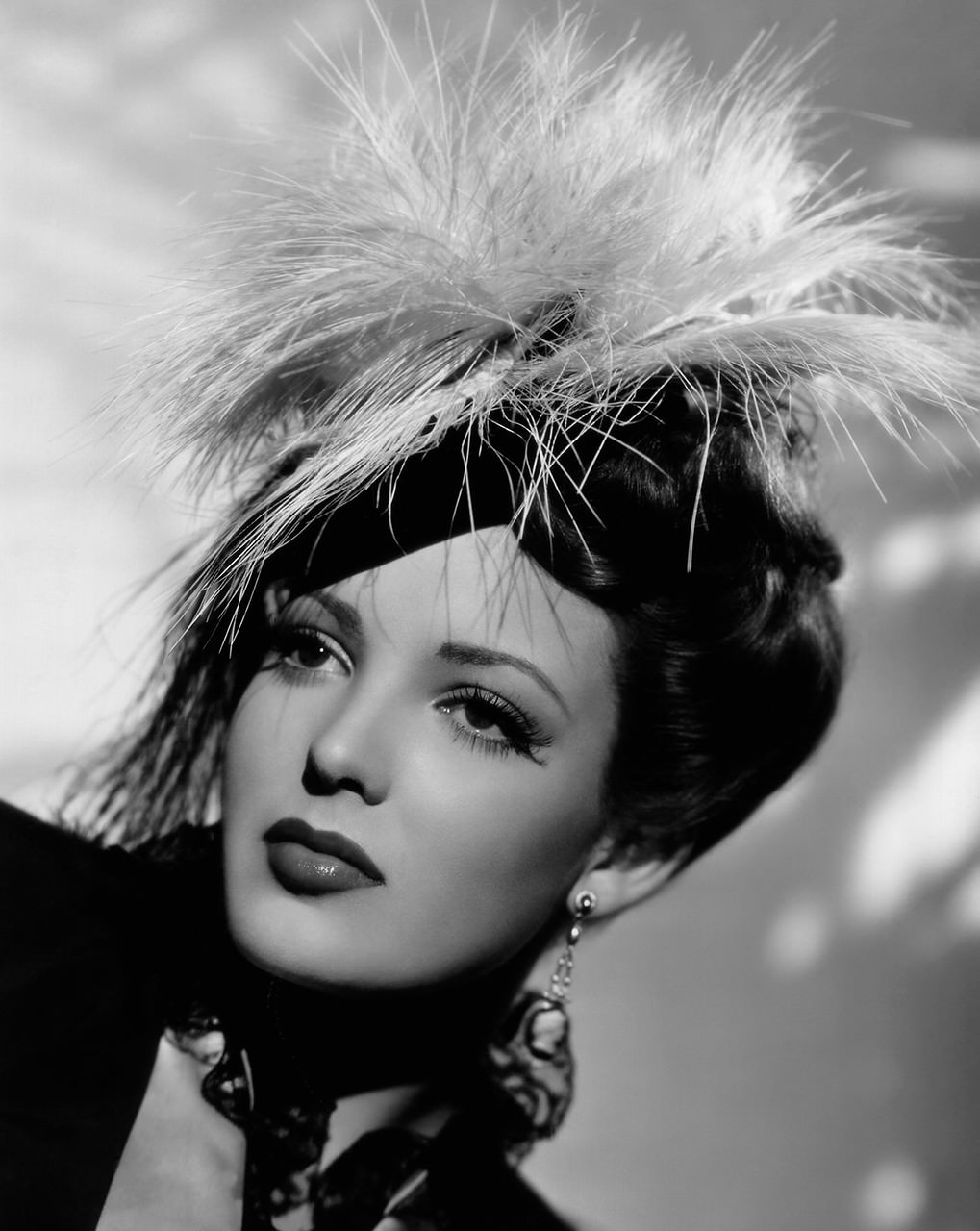 Tragic Story And Photos Of Linda Darnell, The Girl With The Perfect Face