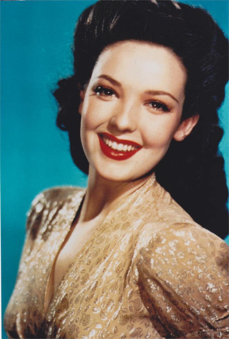 Tragic Story And Photos Of Linda Darnell, The Girl With The Perfect Face