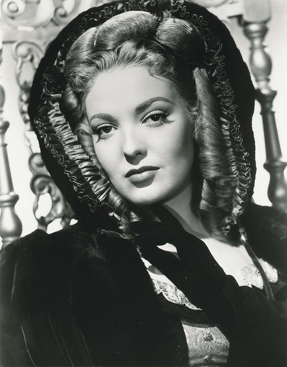 Tragic Story And Photos Of Linda Darnell, The Girl With The Perfect Face