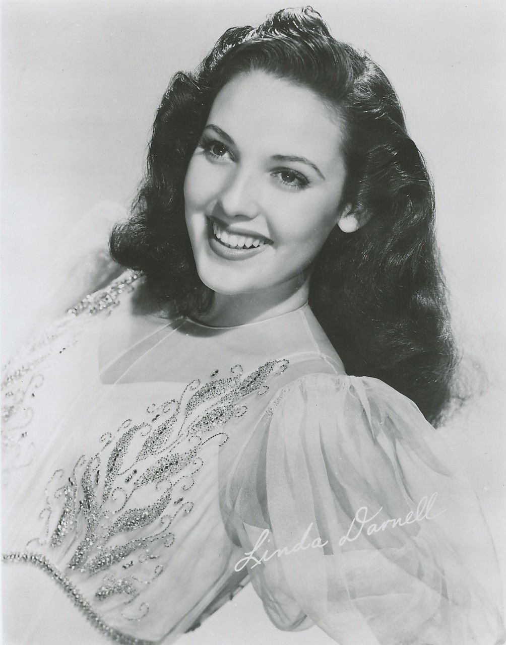 Tragic Story And Photos Of Linda Darnell, The Girl With The Perfect Face