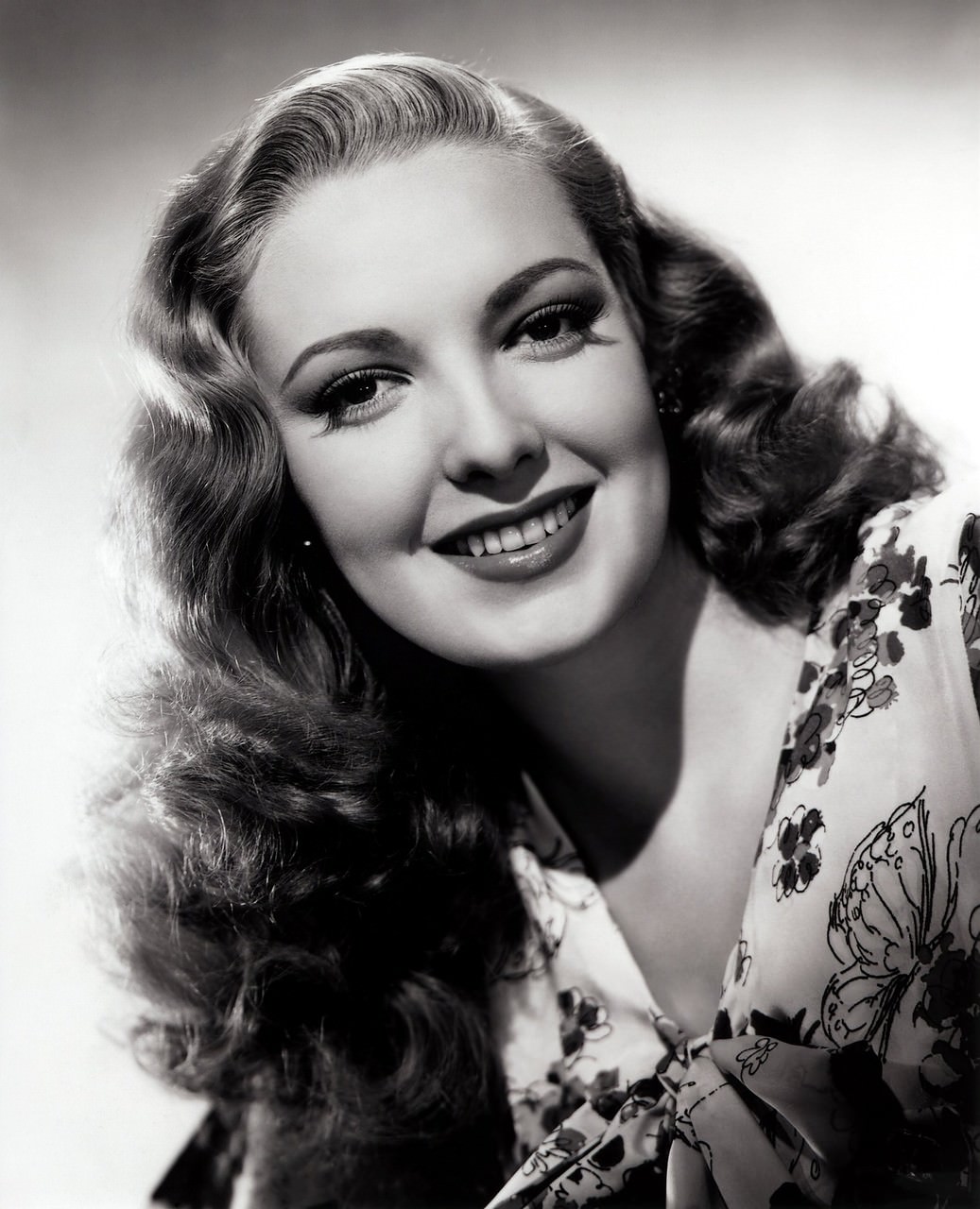 Tragic Story And Photos Of Linda Darnell, The Girl With The Perfect Face