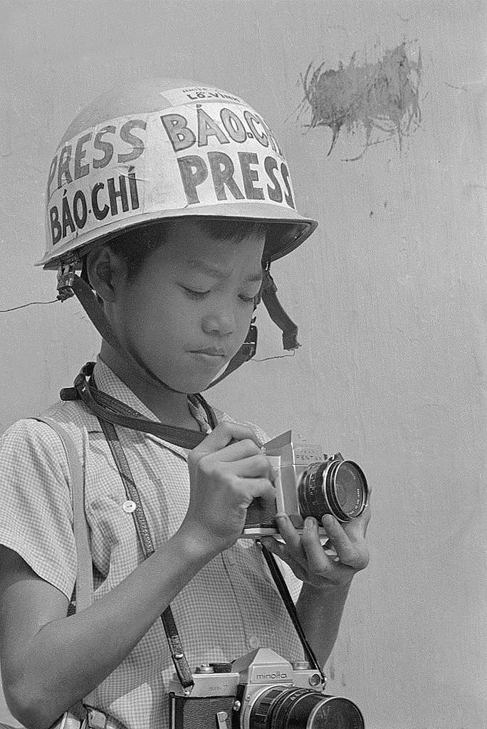 Lo Manh Hung: The Youngest Photo Journalist Of The Vietnam War, 1968