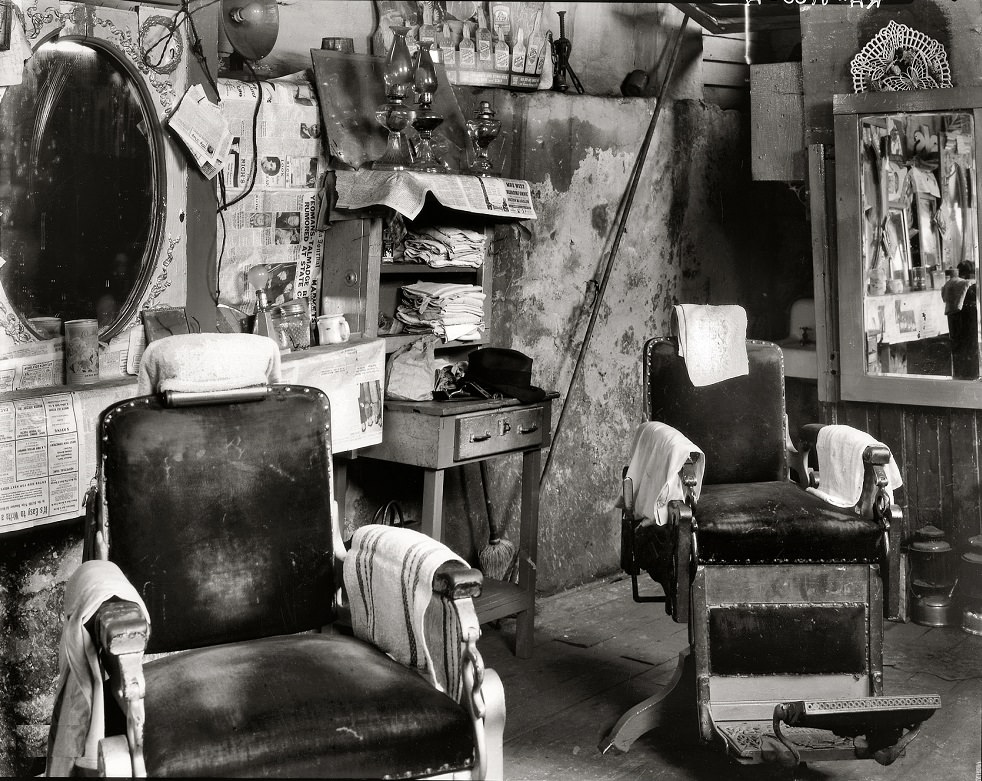 Negro barber shop, Atlanta, 1936