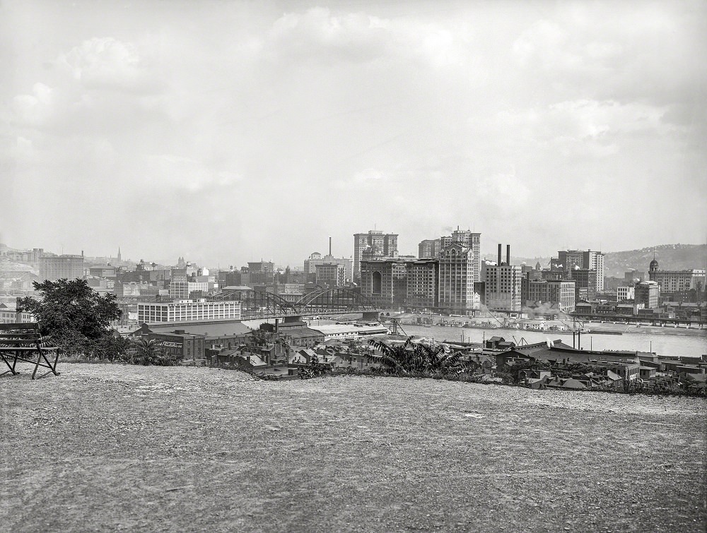 Sixth Street Bridge and skyscrapers across the Allegheny River, Pittsburgh 1903