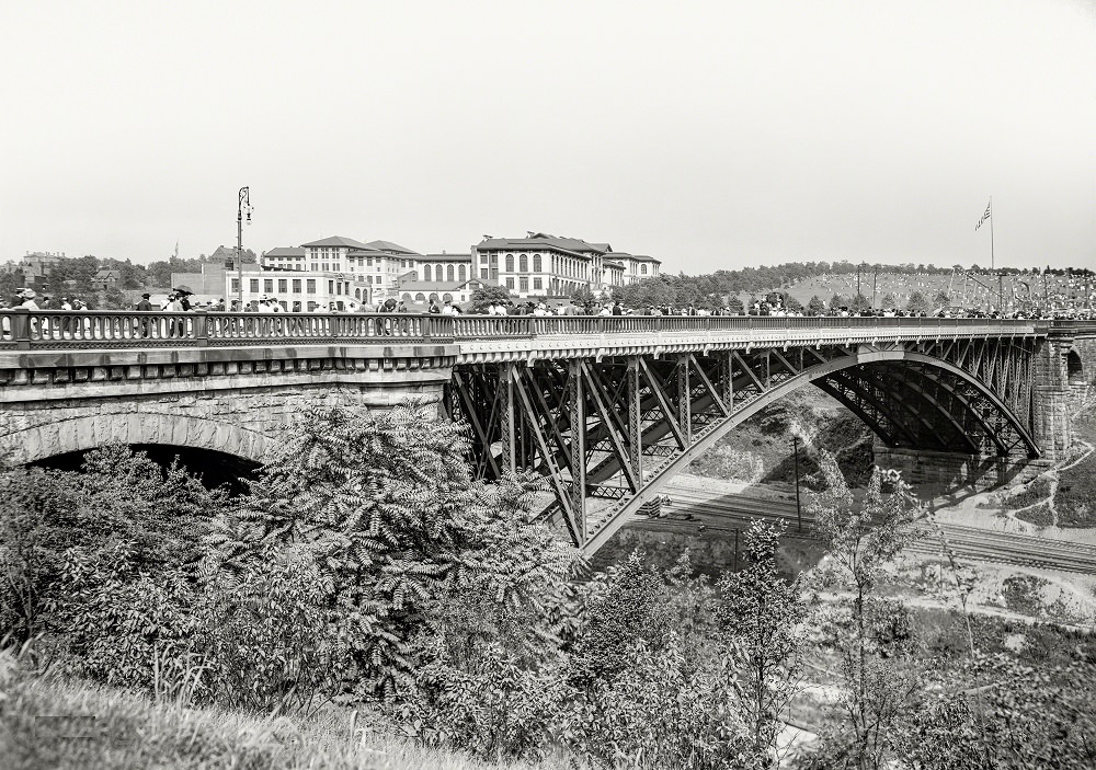Schenley Park Bridge and the 'Tick' Carnegie-Mellon University), Pittsburgh, 1910