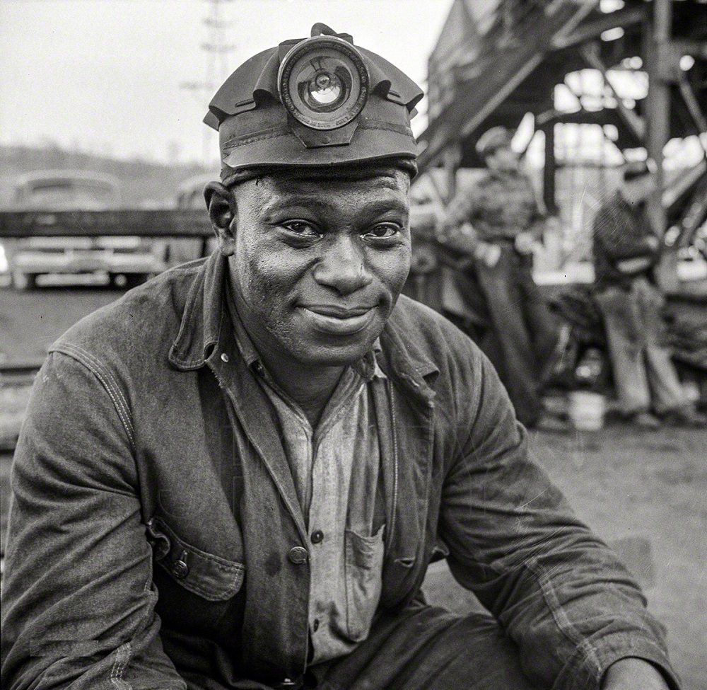 Pittsburgh (vicinity). Montour No. 4 mine of the Pittsburgh Coal Company, November 1942