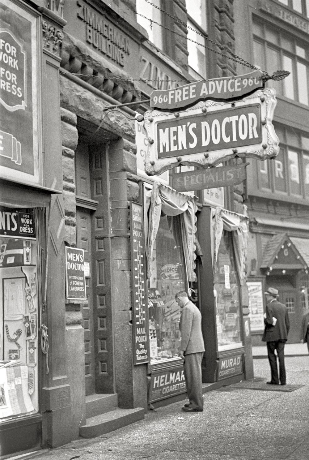 Quack doctor, Pittsburgh, Pennsylvania, May 1938