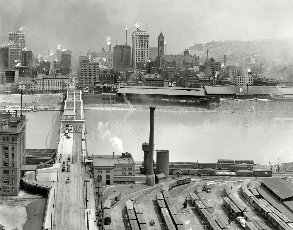 Pittsburgh, Pennsylvania, from Mount Washington, 1905