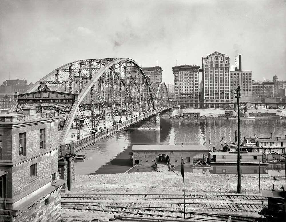Sixth Street Bridge over Allegheny River, Pittsburgh, Pennsylvania, 1910