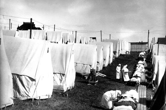 Nurses care for victims of the Spanish flu epidemic in Lawrence, Massachusetts, 1918.