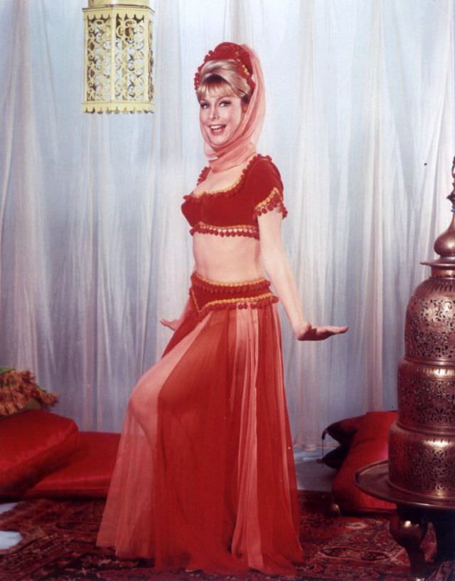 The Irresistible Charm of Young Barbara Eden: A Timeless Beauty in Pictures