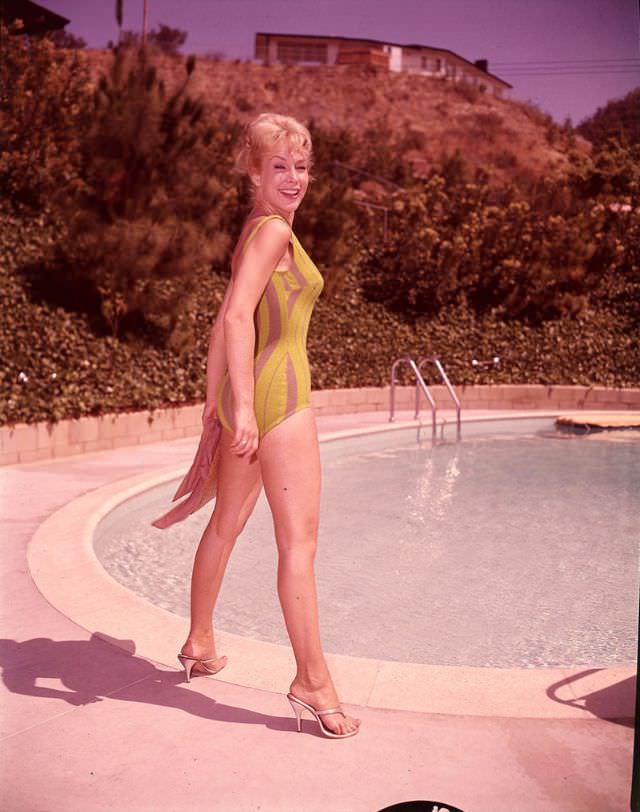The Irresistible Charm of Young Barbara Eden: A Timeless Beauty in Pictures