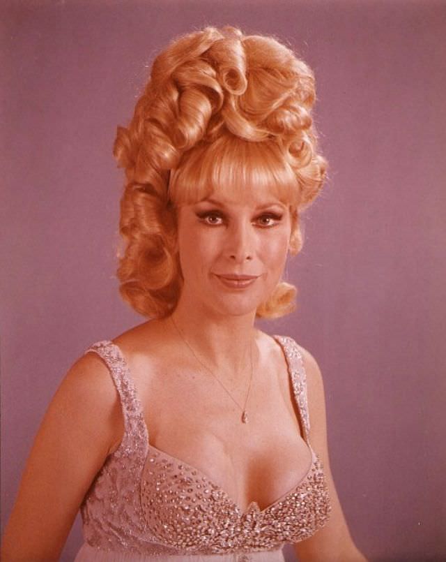 The Irresistible Charm of Young Barbara Eden: A Timeless Beauty in Pictures