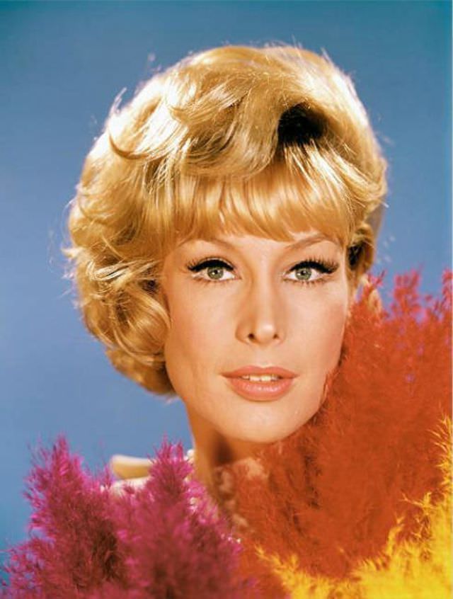 The Irresistible Charm of Young Barbara Eden: A Timeless Beauty in Pictures