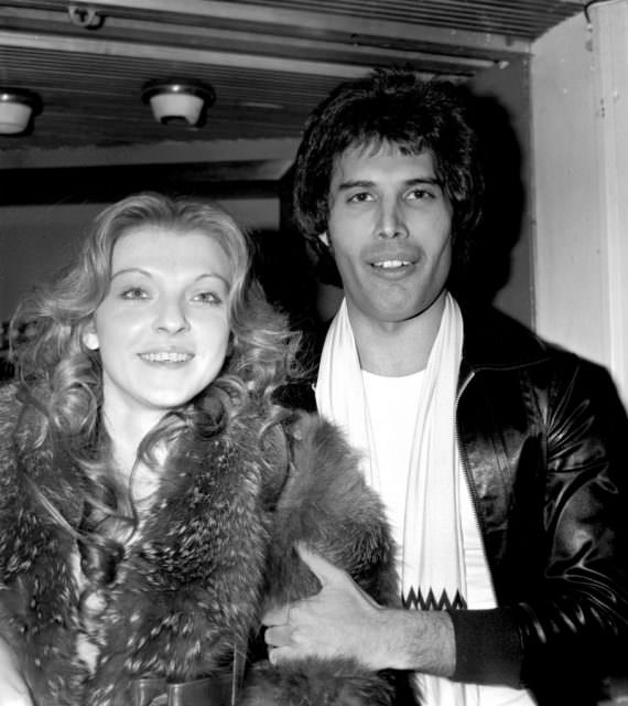 Freddie Mercury with her girlfriend Mary Austin, ,1977