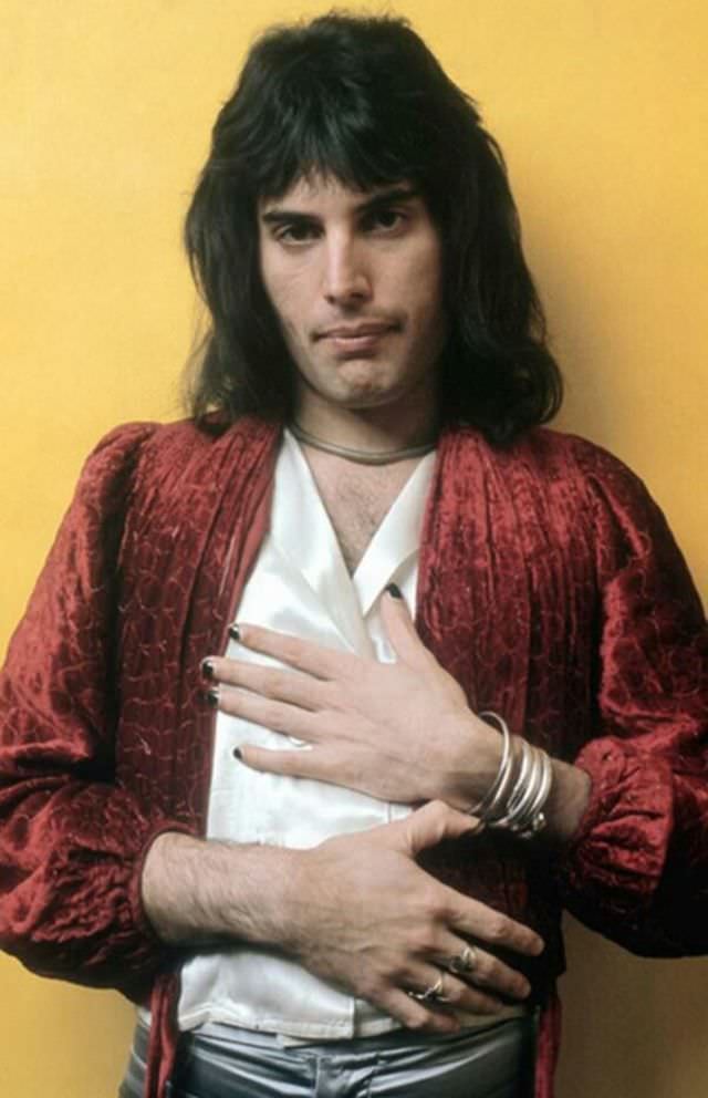 Young Freddie Mercury: Cool Photos Of Ultimate Rock God From His Life