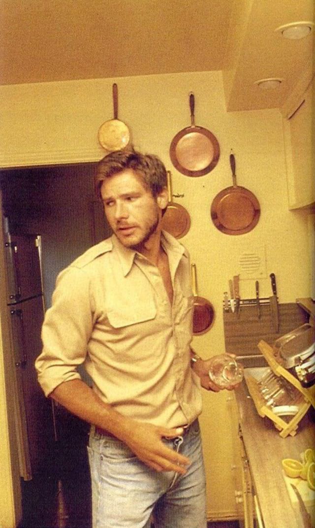 The Dashing Good Looks of Young Harrison Ford: A Retrospective in Pictures