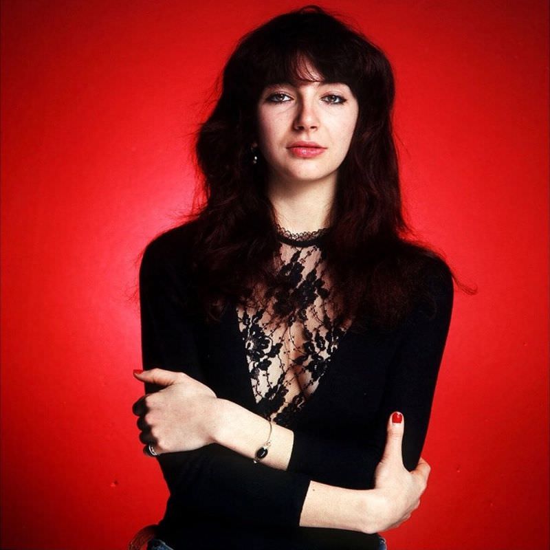 Young Kate Bush: Gorgeous Photos Show Her Fabulous Fashion Styles From 70s And 80s