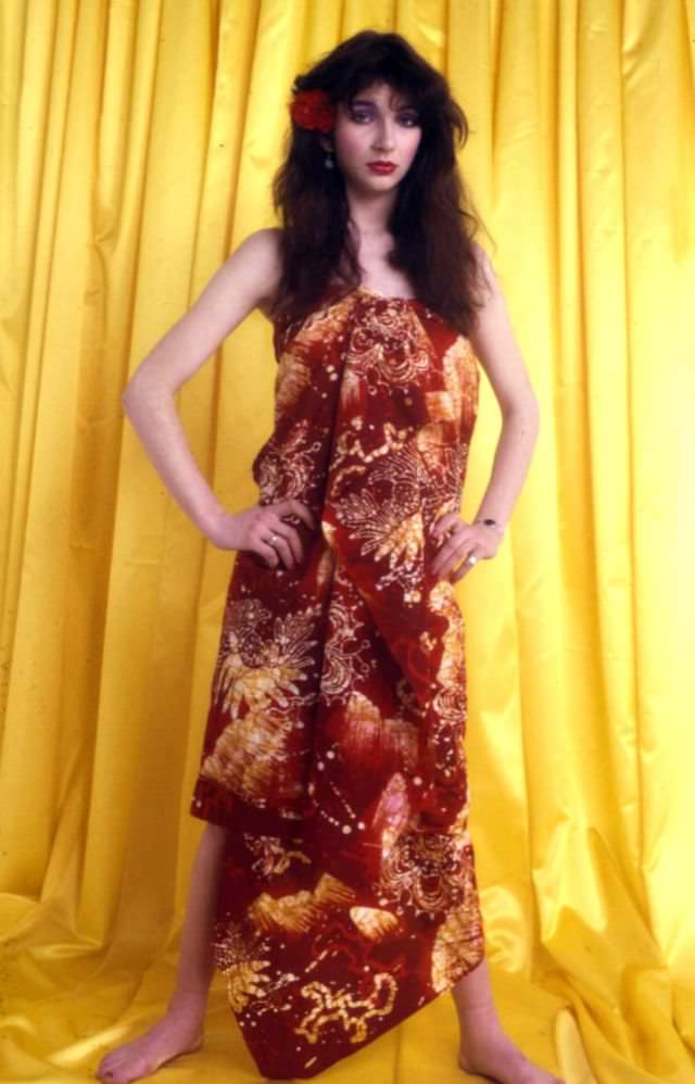 Young Kate Bush: Gorgeous Photos Show Her Fabulous Fashion Styles From 70s And 80s