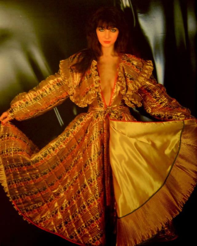 Young Kate Bush: Gorgeous Photos Show Her Fabulous Fashion Styles From 70s And 80s