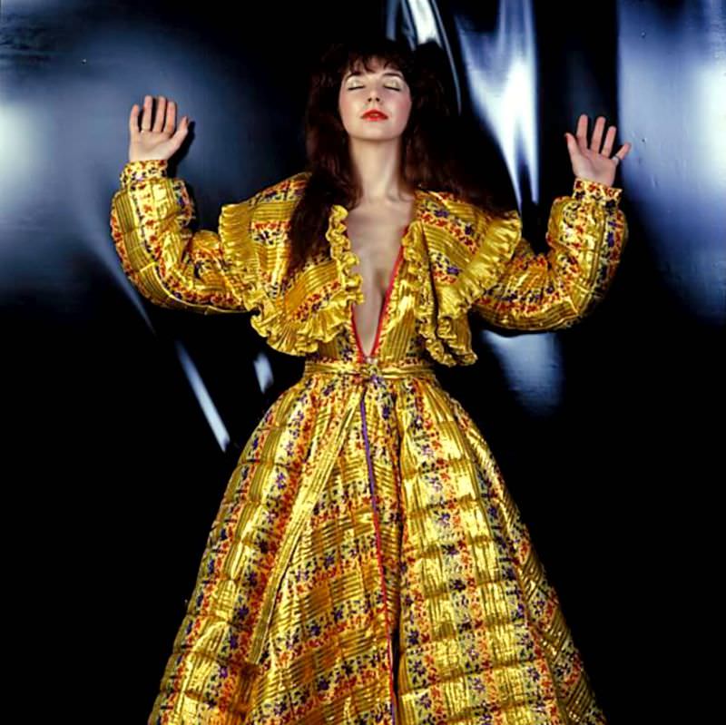 Young Kate Bush: Gorgeous Photos Show Her Fabulous Fashion Styles From 70s And 80s