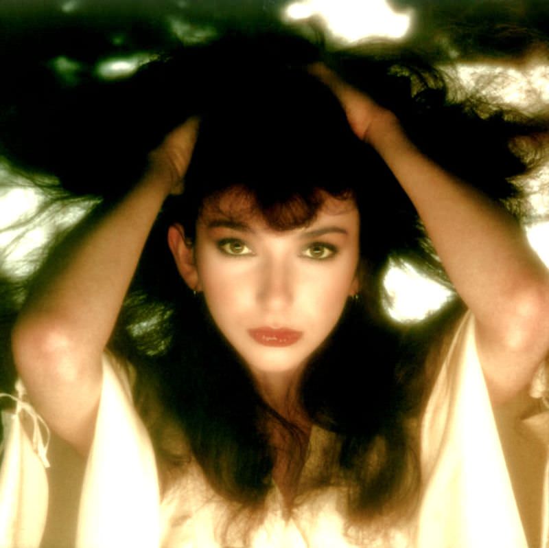 Young Kate Bush: Gorgeous Photos Show Her Fabulous Fashion Styles From 70s And 80s