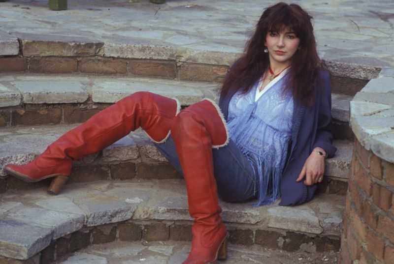 Young Kate Bush: Gorgeous Photos Show Her Fabulous Fashion Styles From 70s And 80s