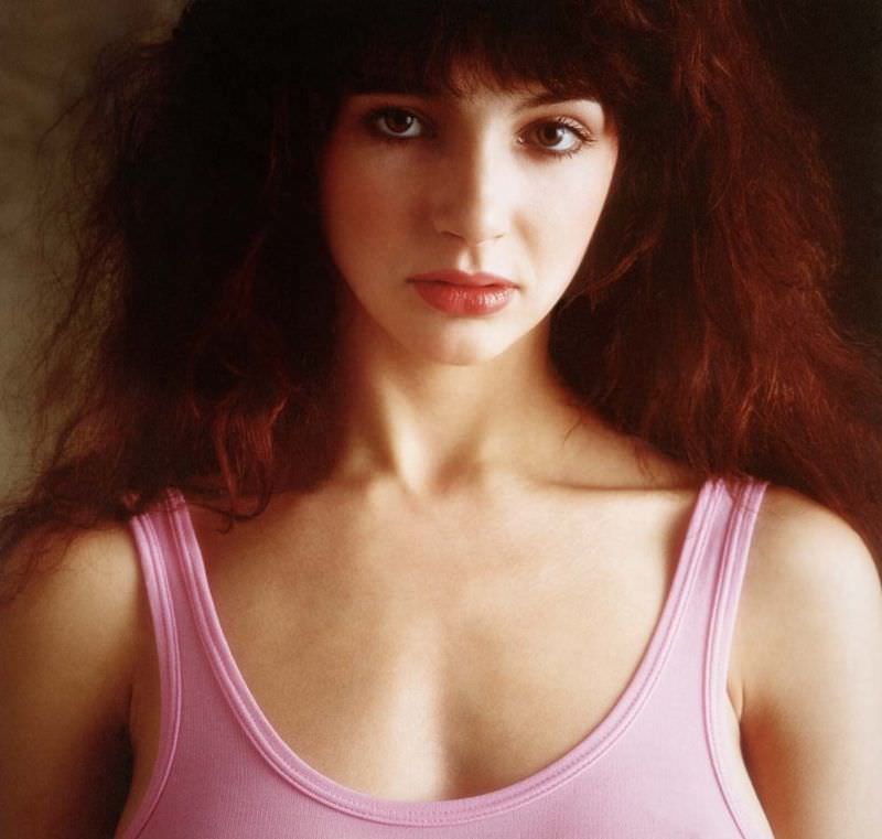 Young Kate Bush: Gorgeous Photos Show Her Fabulous Fashion Styles From 70s And 80s