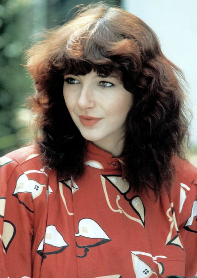 Young Kate Bush: Gorgeous Photos Show Her Fabulous Fashion Styles From 70s And 80s