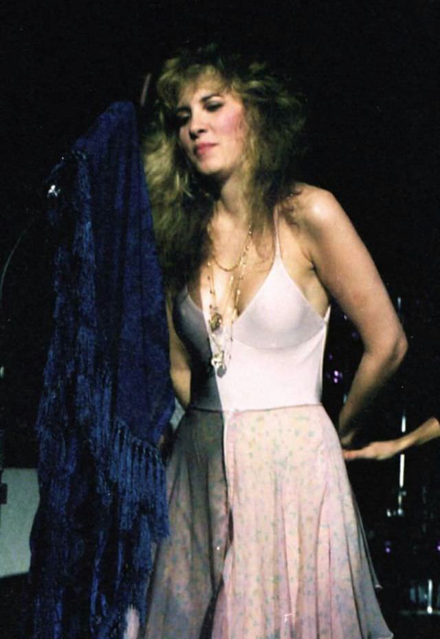 Young Stevie Nicks: Gorgeous Photos Of Female Rockstar Who Shaped Rock 'N' Roll