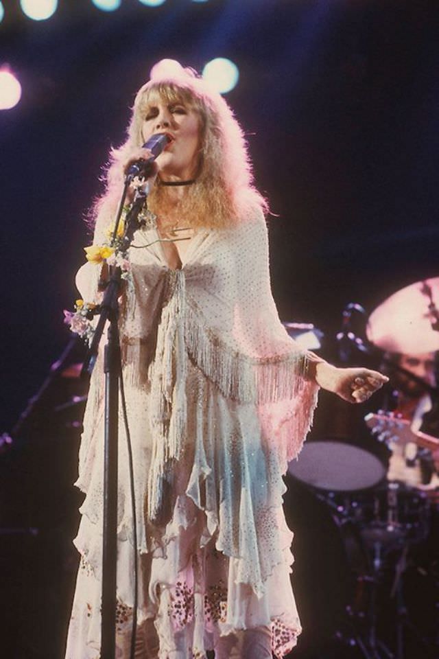 Young Stevie Nicks: Gorgeous Photos Of Female Rockstar Who Shaped Rock 'N' Roll