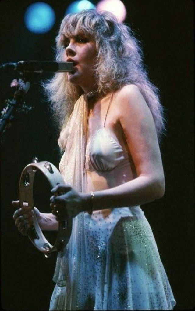 Young Stevie Nicks: Gorgeous Photos Of Female Rockstar Who Shaped Rock 'N' Roll