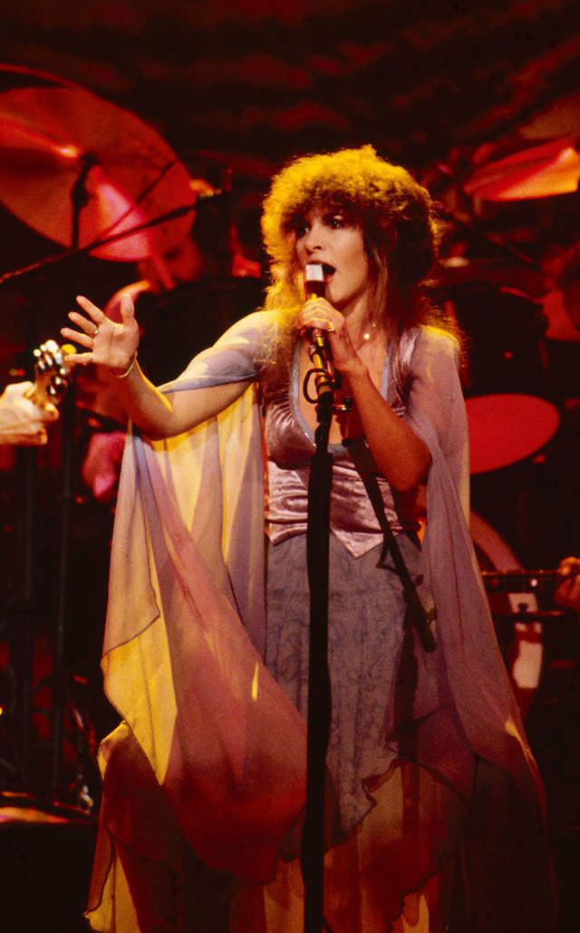 Young Stevie Nicks: Gorgeous Photos Of Female Rockstar Who Shaped Rock 'N' Roll