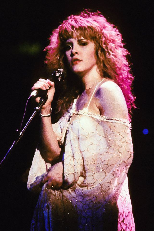 Young Stevie Nicks: Gorgeous Photos Of Female Rockstar Who Shaped Rock 'N' Roll