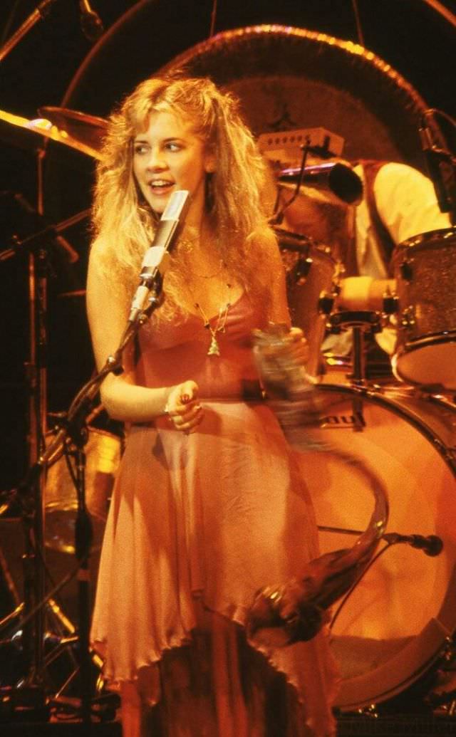 Young Stevie Nicks: Gorgeous Photos Of Female Rockstar Who Shaped Rock 'N' Roll